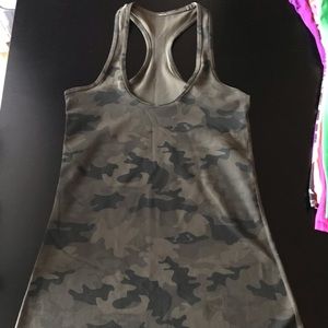 Lululemon tank